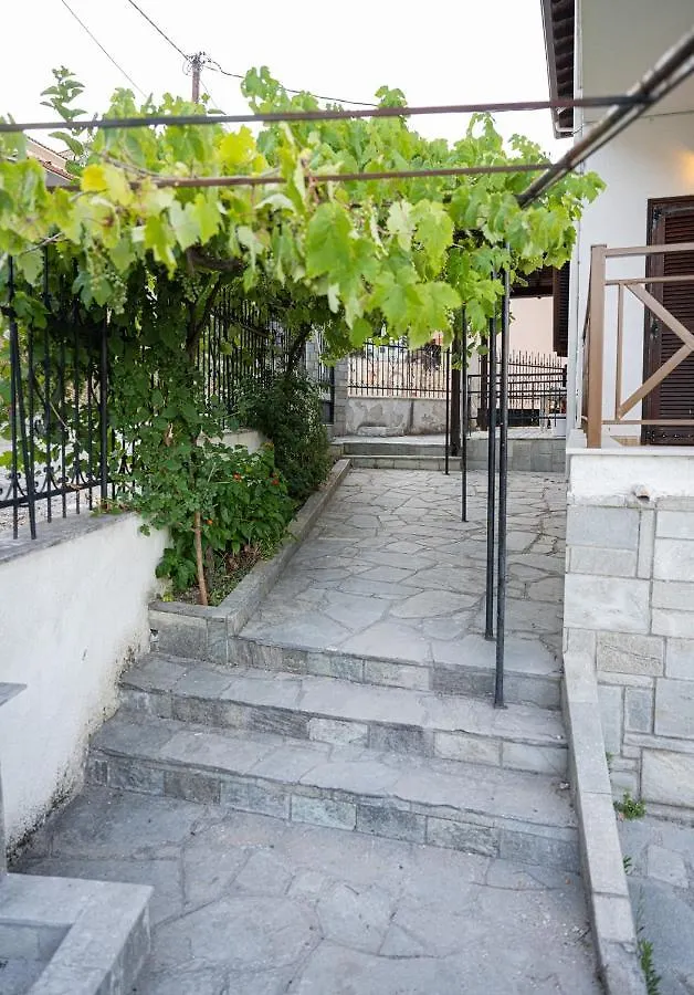 Este Luxury Apartments Kriopigi