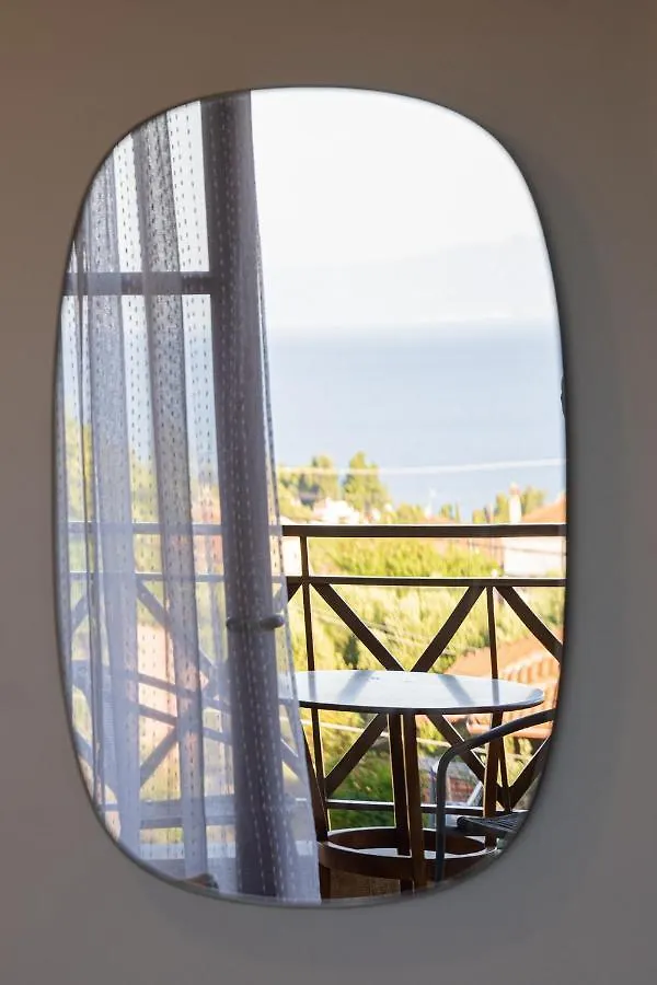 Este Luxury Apartments Kriopigi