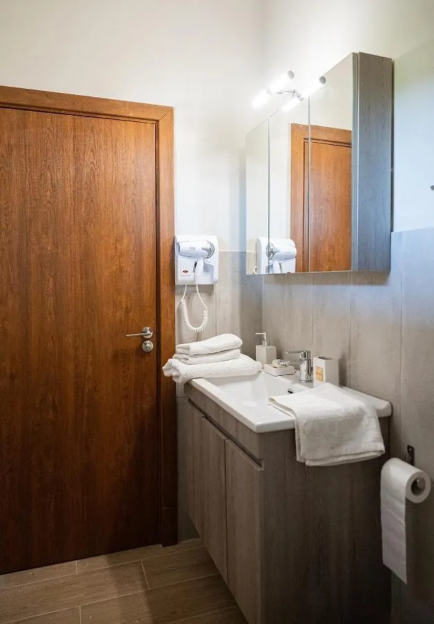 Este Luxury Apartments Kriopigi