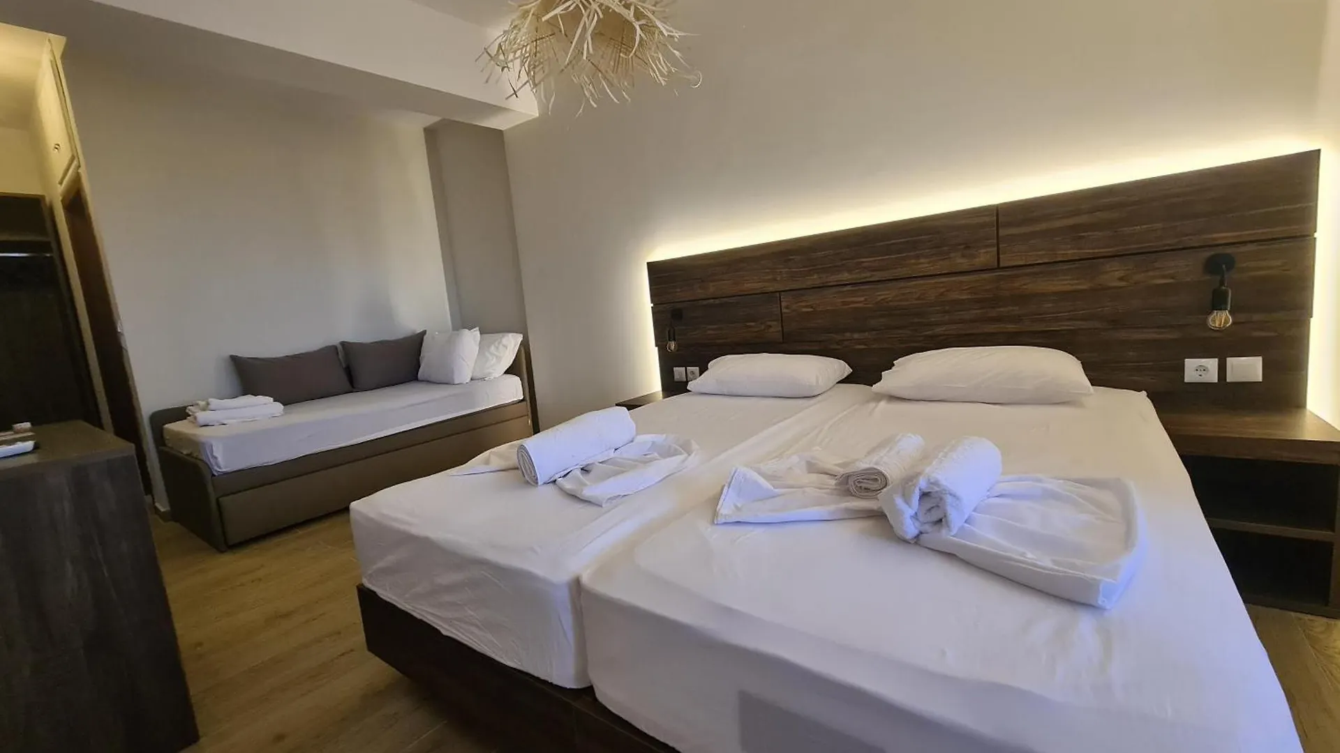 Este Luxury Apartments Kriopigi Greece