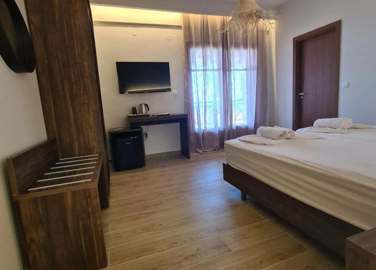 Este Luxury Apartments Kriopigi